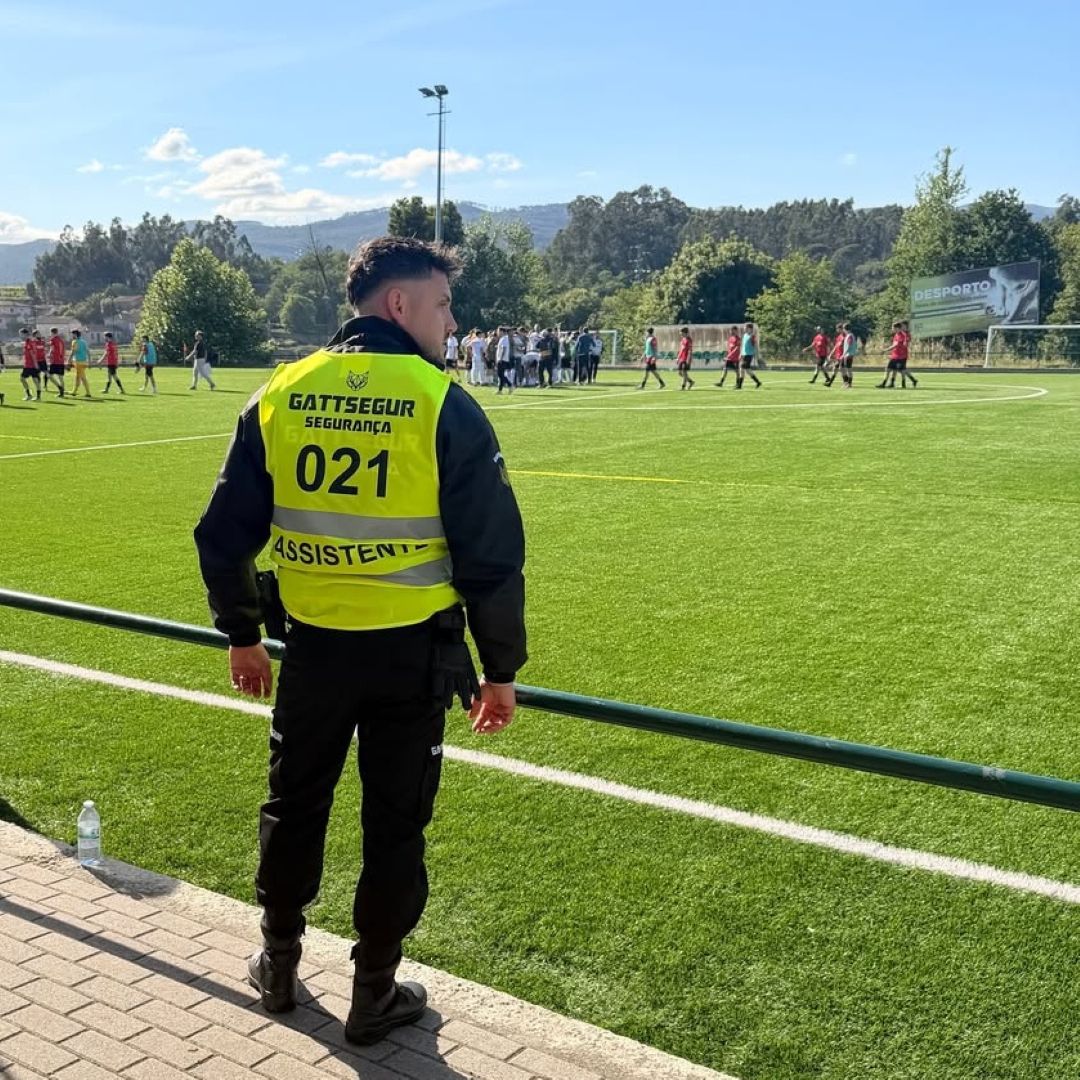 Elemento da GATTSEGUR em operação de segurança num evento desportivo
